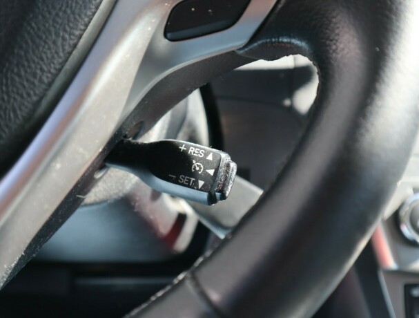 toyota-avensis-bensin-2012-big-11