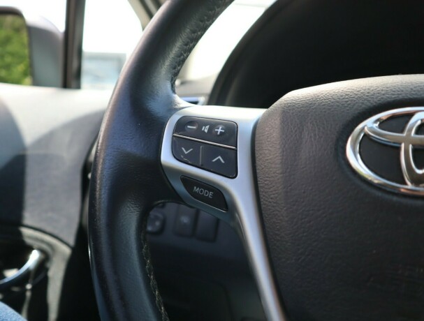 toyota-avensis-bensin-2012-big-8