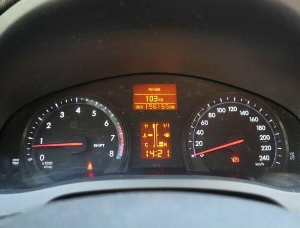 toyota-avensis-bensin-2012-big-20