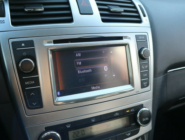 toyota-avensis-bensin-2012-big-14