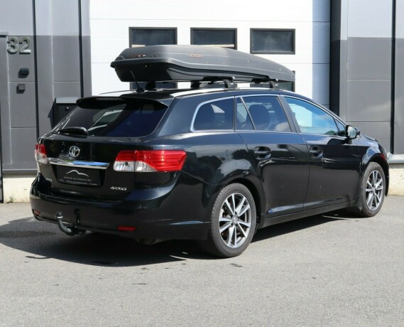 toyota-avensis-bensin-2012-big-1