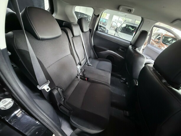 mitsubishi-outlander-diesel-2011-big-20