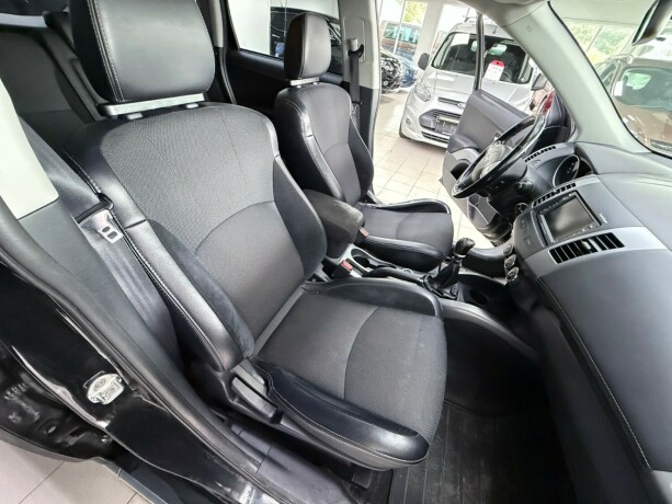 mitsubishi-outlander-diesel-2011-big-18