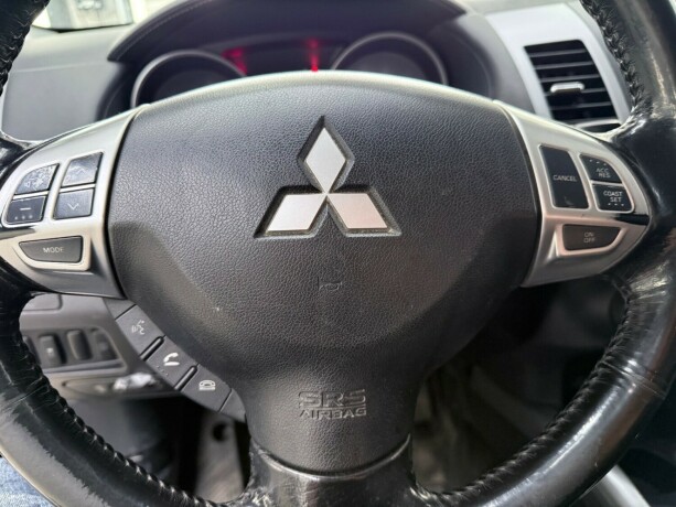 mitsubishi-outlander-diesel-2011-big-14