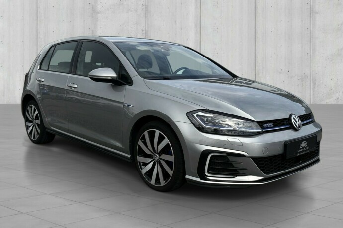 volkswagen-golf-elektrisitetbensin-2017-big-0