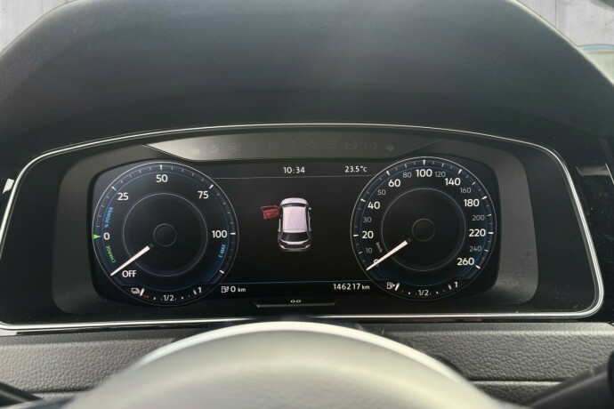 volkswagen-golf-elektrisitetbensin-2017-big-15