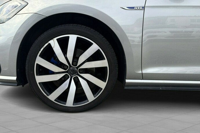 volkswagen-golf-elektrisitetbensin-2017-big-7