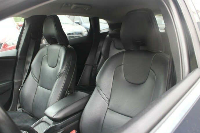 volvo-v40-diesel-2016-big-5