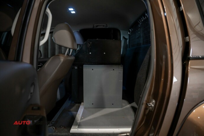 volkswagen-amarok-diesel-2014-big-12
