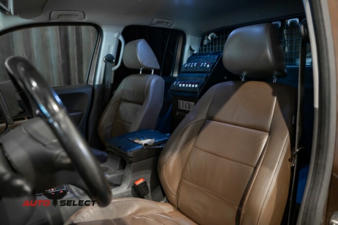 volkswagen-amarok-diesel-2014-big-15