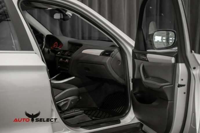 bmw-x3-bensin-2012-big-16