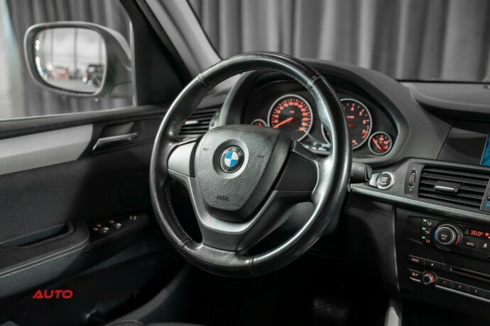 bmw-x3-bensin-2012-big-24