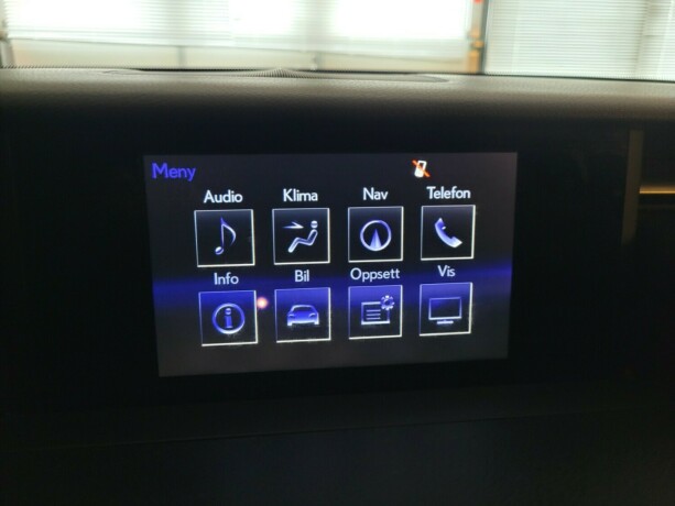 lexus-is300h-bensin-2014-big-31