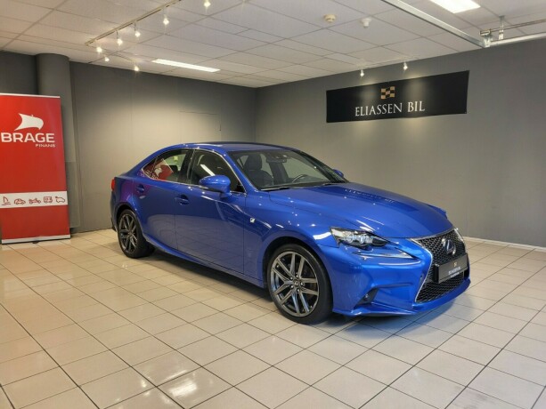 lexus-is300h-bensin-2014-big-11