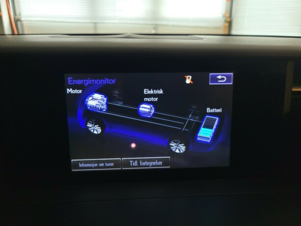 lexus-is300h-bensin-2014-big-32