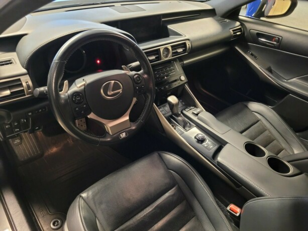 lexus-is300h-bensin-2014-big-23