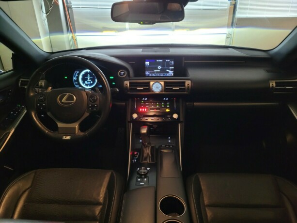 lexus-is300h-bensin-2014-big-34