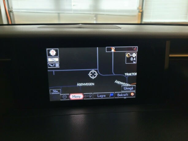 lexus-is300h-bensin-2014-big-29