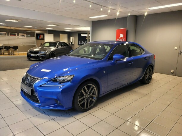 lexus-is300h-bensin-2014-big-7