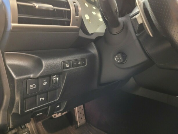 lexus-is300h-bensin-2014-big-22