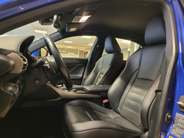 lexus-is300h-bensin-2014-big-20