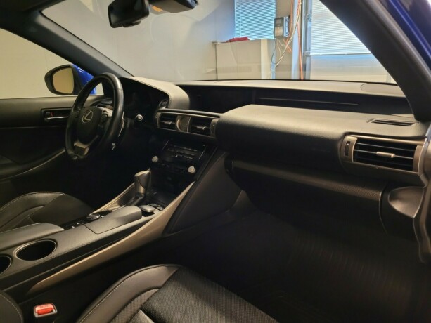 lexus-is300h-bensin-2014-big-14