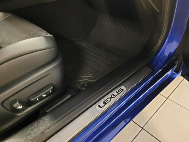 lexus-is300h-bensin-2014-big-16