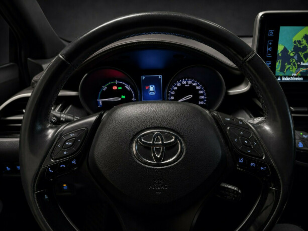 toyota-c-hr-elektrisitetbensin-2018-big-12
