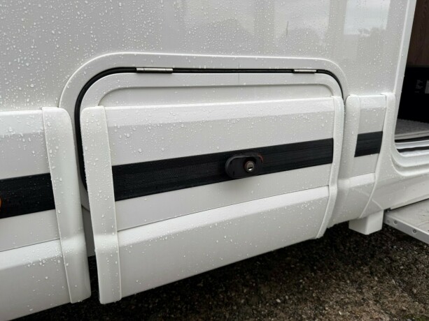 kabe-tm-i-910-imperial-queensbed-senkeseng-55tonn-automat-alde-al-co-hydraulikk-st248ttebein-diesel-2018-big-81
