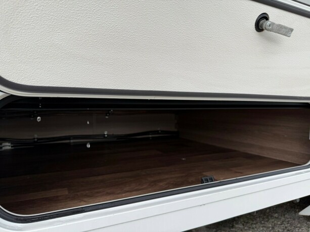 kabe-tm-i-910-imperial-queensbed-senkeseng-55tonn-automat-alde-al-co-hydraulikk-st248ttebein-diesel-2018-big-90