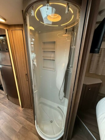 kabe-tm-i-910-imperial-queensbed-senkeseng-55tonn-automat-alde-al-co-hydraulikk-st248ttebein-diesel-2018-big-43