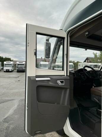 kabe-tm-i-910-imperial-queensbed-senkeseng-55tonn-automat-alde-al-co-hydraulikk-st248ttebein-diesel-2018-big-9