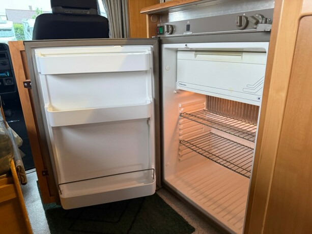 hymer-swing-alkove-lav-seng-nede-svingstoler-truma-kombi-kj248leskap-toalett-diesel-1997-big-45