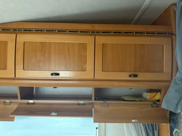 hymer-swing-alkove-lav-seng-nede-svingstoler-truma-kombi-kj248leskap-toalett-diesel-1997-big-28