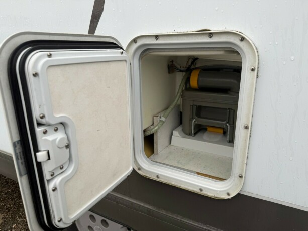 hymer-swing-alkove-lav-seng-nede-svingstoler-truma-kombi-kj248leskap-toalett-diesel-1997-big-78