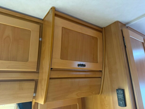 hymer-swing-alkove-lav-seng-nede-svingstoler-truma-kombi-kj248leskap-toalett-diesel-1997-big-41