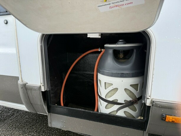 hymer-swing-alkove-lav-seng-nede-svingstoler-truma-kombi-kj248leskap-toalett-diesel-1997-big-82