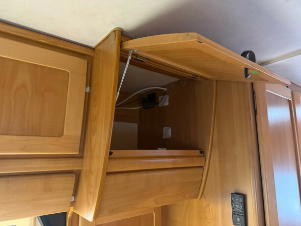 hymer-swing-alkove-lav-seng-nede-svingstoler-truma-kombi-kj248leskap-toalett-diesel-1997-big-42