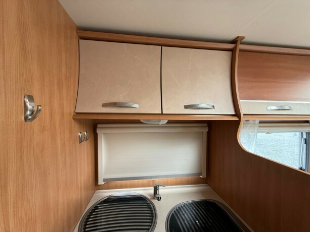 benimar-mileo-260-2-enkle-senger-bak-ikke-senkeseng-dieselvarmer-webasto-god-nyttelast-b-f248rerkort-diesel-2011-big-32