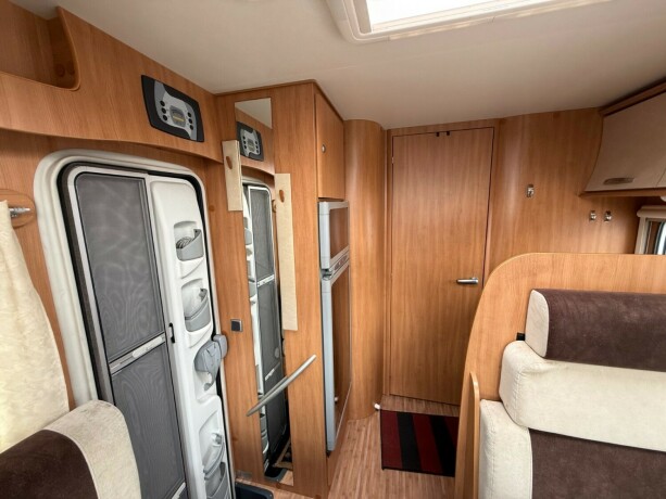 benimar-mileo-260-2-enkle-senger-bak-ikke-senkeseng-dieselvarmer-webasto-god-nyttelast-b-f248rerkort-diesel-2011-big-38
