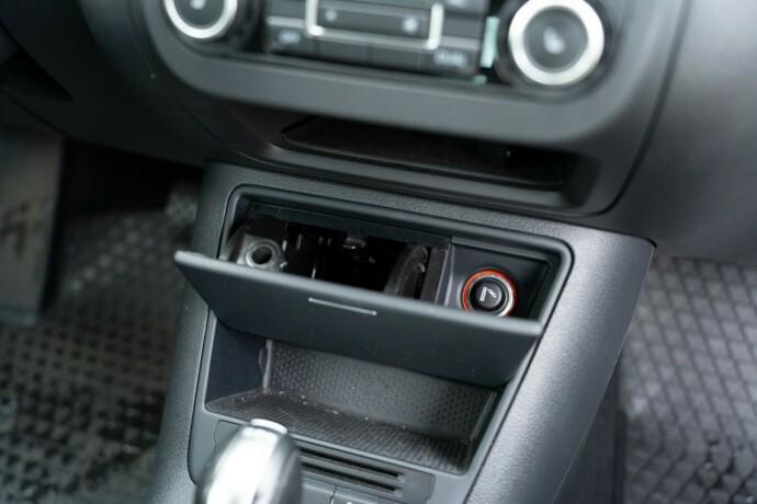 volkswagen-golf-plus-diesel-2012-big-15
