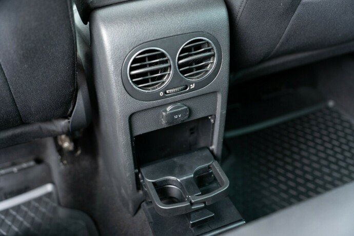 volkswagen-golf-plus-diesel-2012-big-23