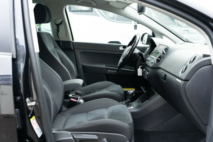 volkswagen-golf-plus-diesel-2012-big-14