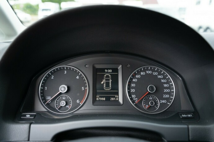 volkswagen-golf-plus-diesel-2012-big-17