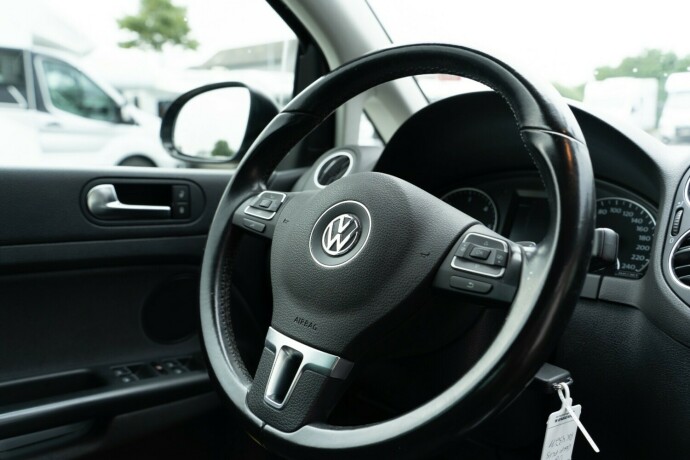 volkswagen-golf-plus-diesel-2012-big-11