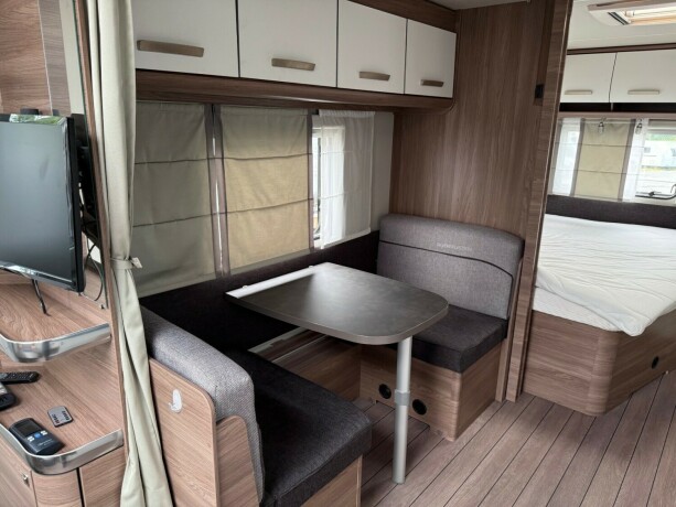 knaus-sport-650-udf-topputgave-2-k248yesenger-lav-seng-truma-varme-med-elektrisk-utvendig-gass-2018-big-44