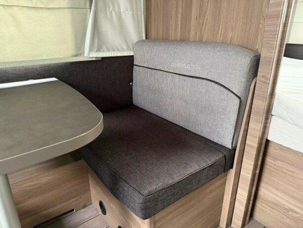 knaus-sport-650-udf-topputgave-2-k248yesenger-lav-seng-truma-varme-med-elektrisk-utvendig-gass-2018-big-57