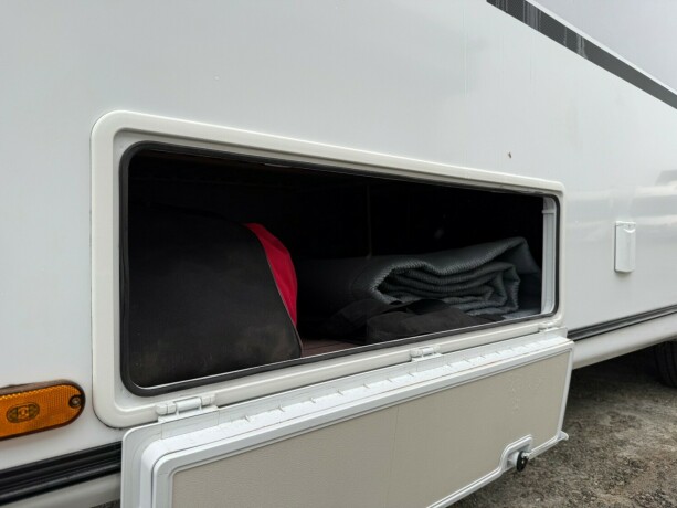 knaus-sport-650-udf-topputgave-2-k248yesenger-lav-seng-truma-varme-med-elektrisk-utvendig-gass-2018-big-89