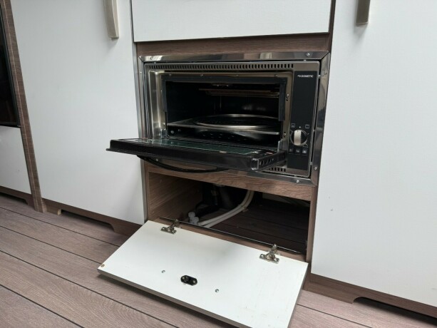 knaus-sport-650-udf-topputgave-2-k248yesenger-lav-seng-truma-varme-med-elektrisk-utvendig-gass-2018-big-37