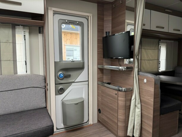 knaus-sport-650-udf-topputgave-2-k248yesenger-lav-seng-truma-varme-med-elektrisk-utvendig-gass-2018-big-25